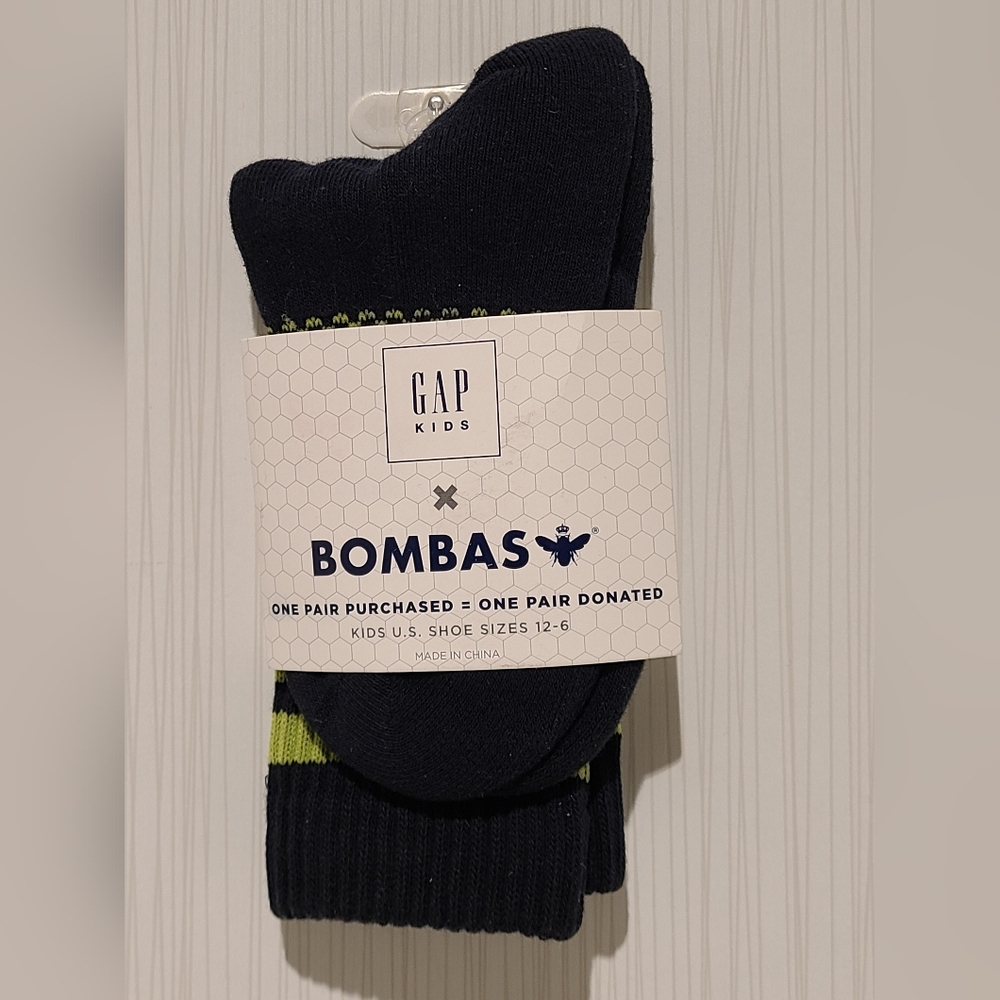 GAP By Bombas Kids Socks Shoe Size 12 to 6 New Blue with Green
